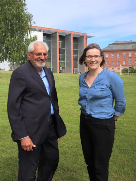 Vieraileva sähkötekniikan professori Nikos Hatziargyriou Uusiutuva